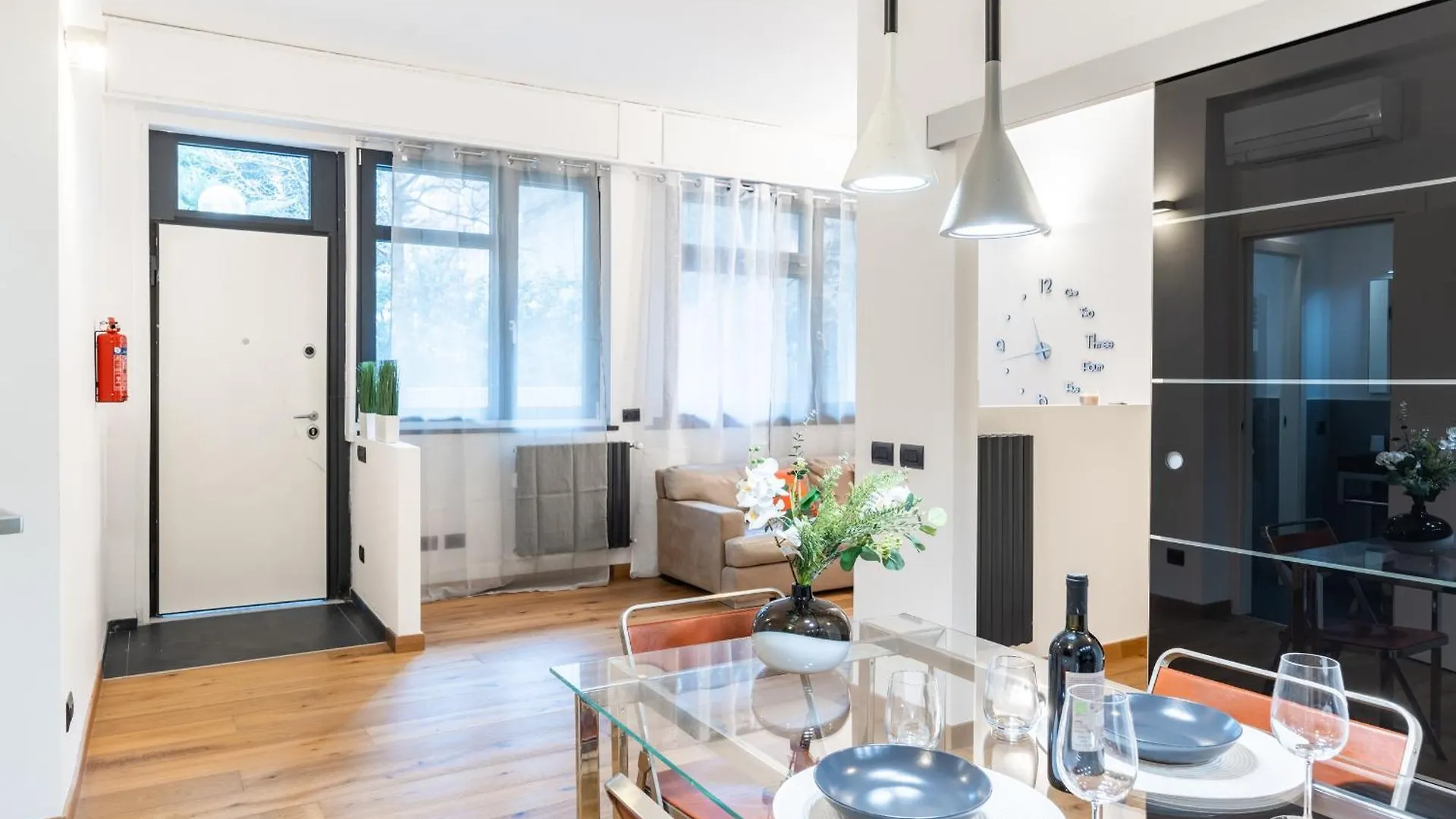 Exclusive Suite1- Vicino Metro, Citylife, Stadio San Siro E Fiera Milan 0*,