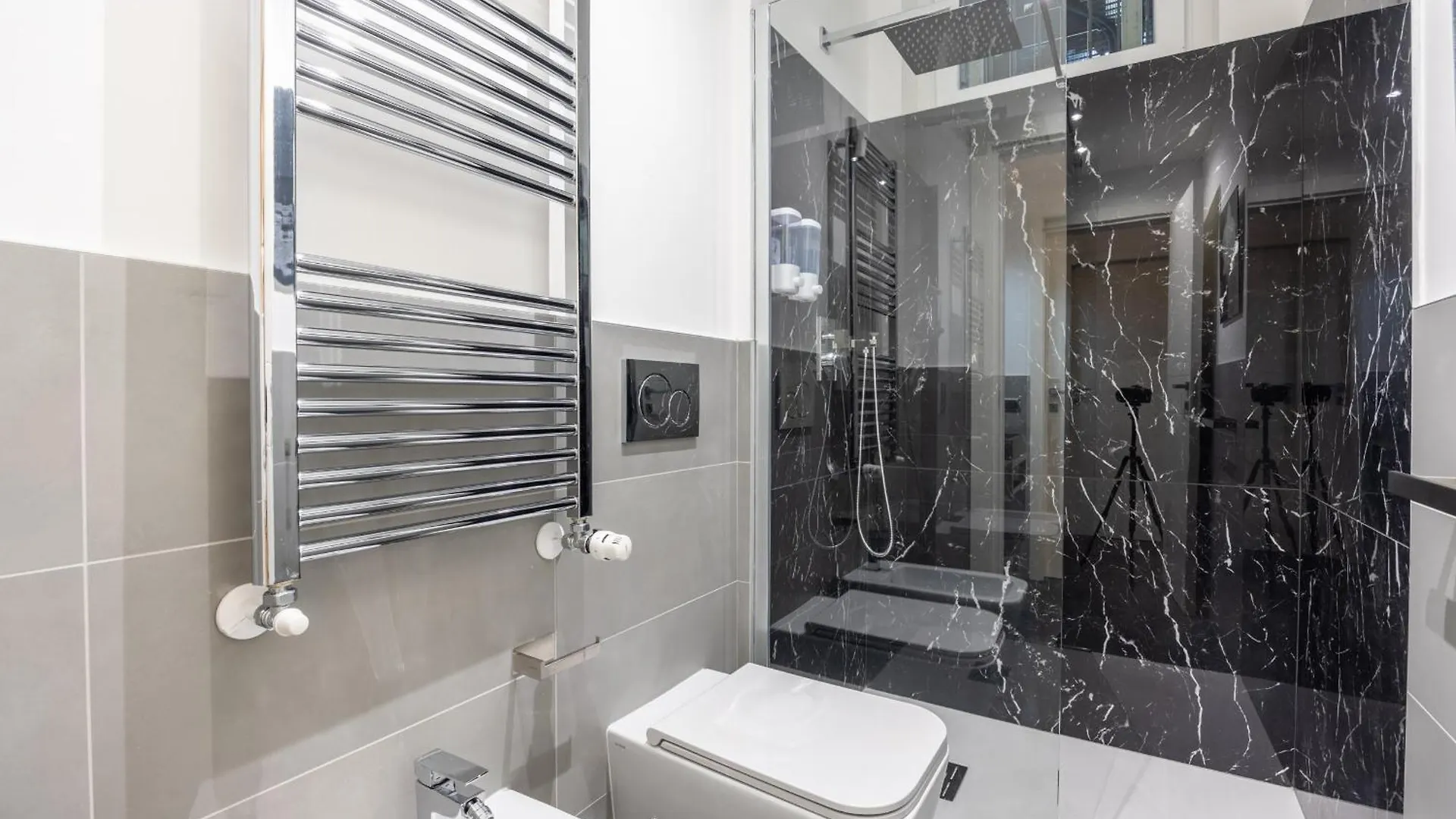 Apartment Exclusive Suite1- Vicino Metro, Citylife, Stadio San Siro E Fiera Milan Italy