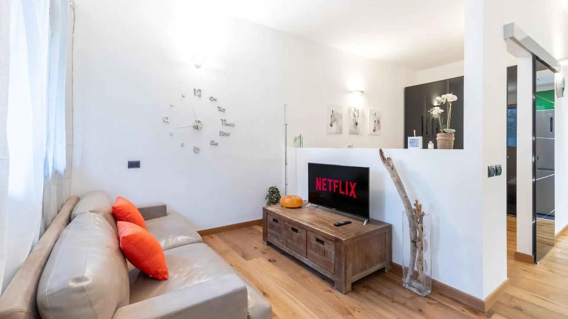 Apartment Exclusive Suite1- Vicino Metro, Citylife, Stadio San Siro E Fiera Milan Italy