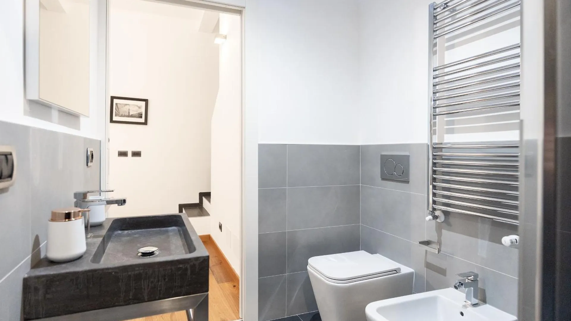 Exclusive Suite1- Vicino Metro, Citylife, Stadio San Siro E Fiera Milan Italy